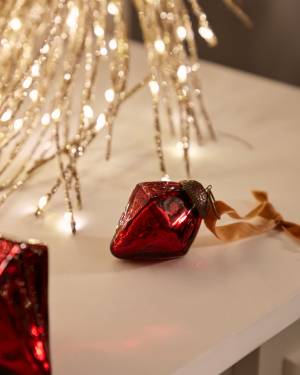 Argin set of 4 hanging ornaments made of red recycled glass, 6 cm