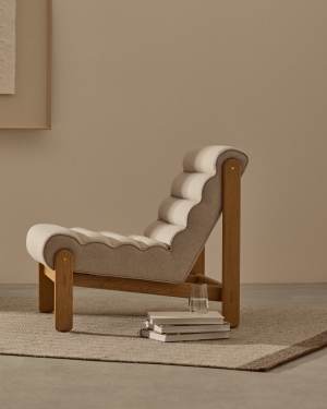 Fauteuil Magira beige en bois de chêne avec finition ton naturel