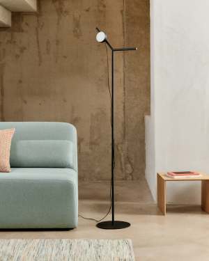 Orey staande lamp van zwart metaal met verplaatsbare spot