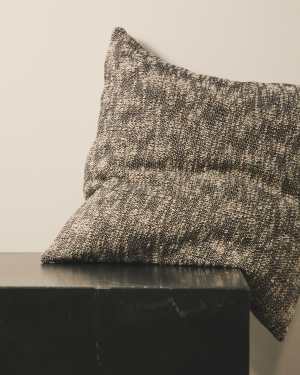 Mevia cushion cover in beige and black linen blend 50 x 50 cm