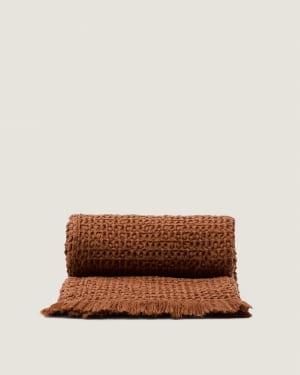 Nulina 100% cotton waffle blanket in dark orange 130 x 170 cm