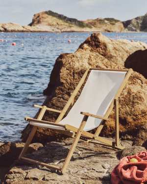 Hamaca plegable d'exterior Vilara blanca de fusta massissa d'acàcia FSC 100%