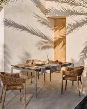 Ausziehbarer Outdoor-Tisch Canyelles aus Polyholz und Aluminium, hellgrau 180 (240) x 100 cm