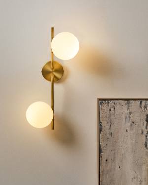 Brisia metal wall lamp with brushed brass finish and 2 frosted glass balls Ø15cm