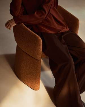 Chaise Bosca en chenille terracotta