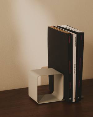 Buchstütze Mistra aus beigem Eisen