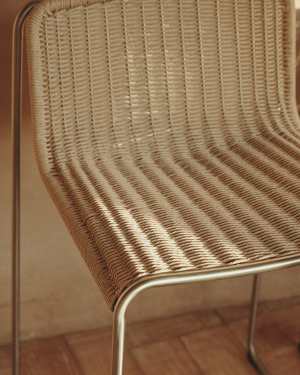 Tabouret empilable Tavari en corde synthétique beige et acier inoxydable avec effet brossé 65 cm