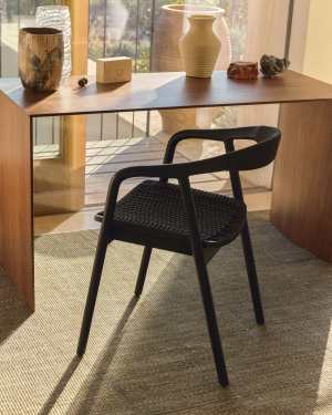 Chaise Derile en bois de chêne avec finition noire et corde en papier noir FSC 100 %