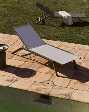 Capraia green aluminium sun lounger