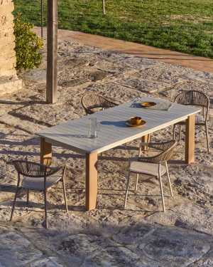 Table extensible Livorno en aluminium beige et pieds effet bois 233(350) x 100 cm
