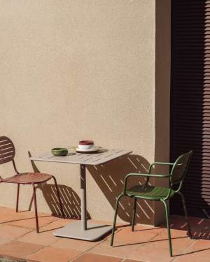 Brai outdoor table in taupe galvanised steel 70 x 70cm