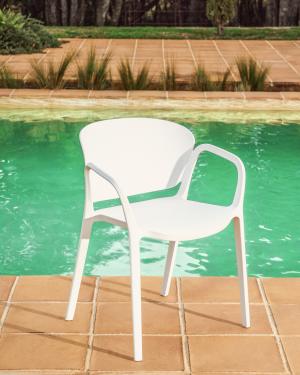 Ania stackable white garden chair