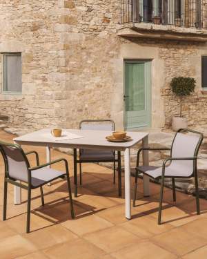 Anafi table in sintered stone and beige aluminium 140 x 80 cm