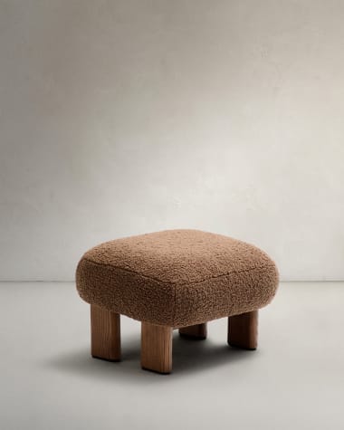 Fußstütze Nema mit taupefarbenem Bouclé Beine massives Eschenholz mit Walnuss-Finish 65x55,4cm FSC 100%