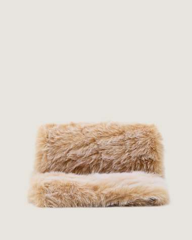 Lisara ecru faux-fur blanket with strap 130 x 170 cm