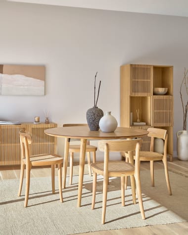 Oqui extendable oval table with an oak veneer and solid wood legs, Ø 120 (200) x 120 cm