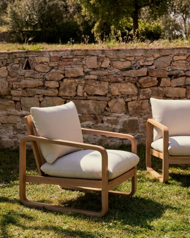 Sacaleta solid eucalyptus wood armchair