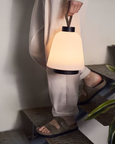 Udiya table lamp in polythene and metal with a black finish