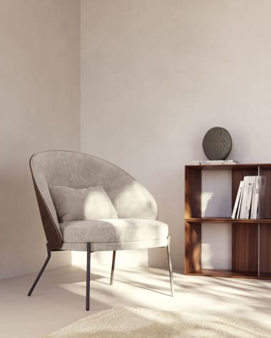 Eamy light brown armchair in an ash wood veneer with a wenge finish and black metal