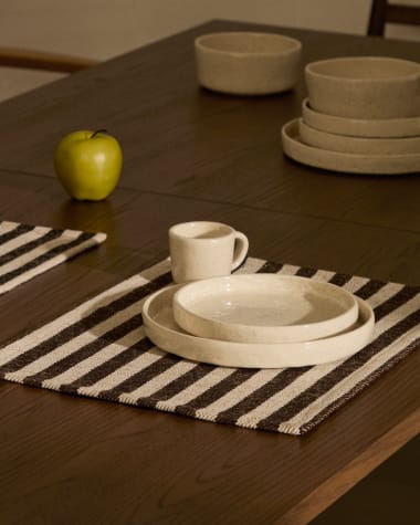 Selvana 2 individual cotton table mat set with beige and black stripes