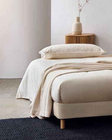 Ofelia base with beige removable cover and solid beech wooden legs for a 90 x 200 cm mattress FSC Mix Credit