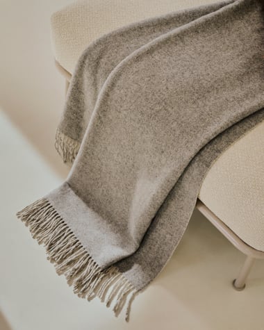 Dakie double-sided blanket blends a grey wool melange and beige, 170 x 130 cm