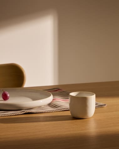 Low white ceramic Uilo cup