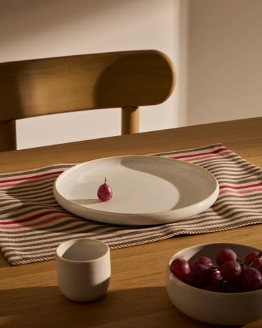 White ceramic Uilo flat plate