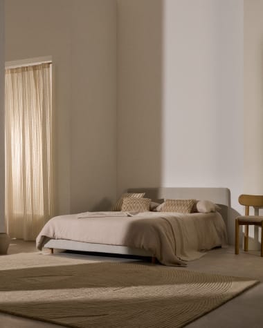 Pearl chenille Valma bed with removable cover and solid beech wood legs for a 180 x 200 cm mattress