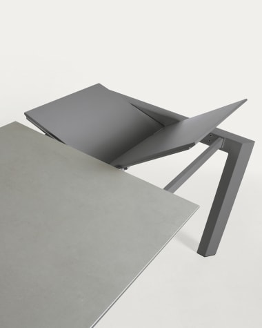 Mesa extensible Axis porcelánico acabado Hydra Plomo patas antracita 160 (220) cm