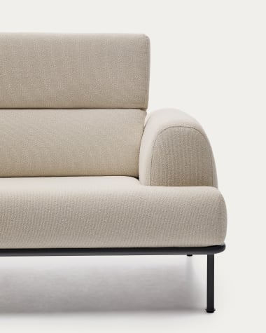 3-osobowa sofa Aurum w kolorze ecru z odchylanym zagłówkiem i szarą matową metalową podstawą 234 cm FSC Mix Credit