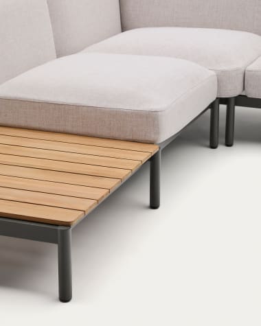 Modulares Outdoor-Ecksofa Sorells mit 5 Sitzplätzen mit beigefarbener Polsterung und grünem Aluminium, mit Tischen aus Teakholz, 277 x 446 cm, FSC 100 %