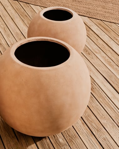 Solna terracotta-effect planter Ø66cm