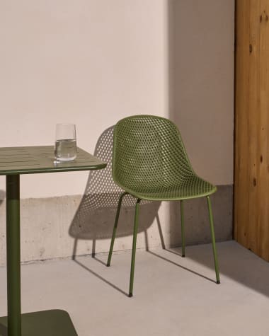 Quinby outdoor chair with green steel legs