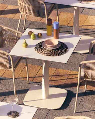 Dina outdoor table in white with metal leg in a painted white finish, 68 x 68 x 70 cm