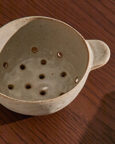 Zunel beige ceramic strainer