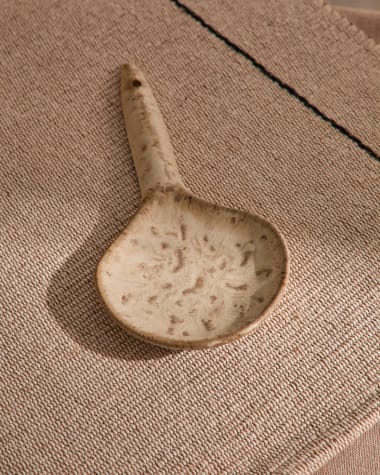 Zunel beige ceramic spoon