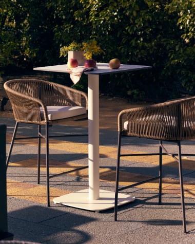 Dina high outdoor table in white with metal leg in a painted white finish, 60x60x96 cm