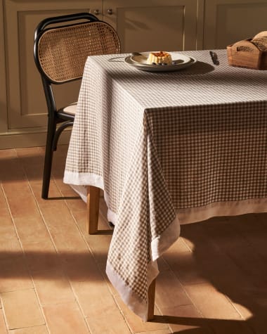 Madremanya table cloth, 100% linen with green checkers and white edge, 170 x 250 cm