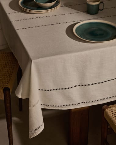 Wit tafelkleed Sempa van linnen met opengewerkte details 170 x 230 cm