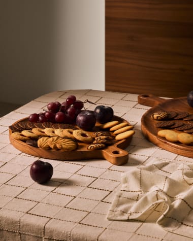 Eitene small round serving board made of acacia wood FSC 100%