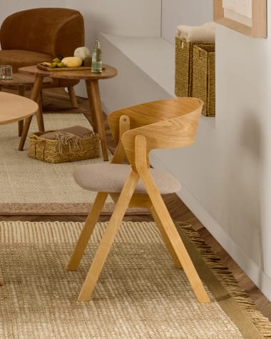 Godia chair made of ash veneer and solid rubber wood with a natural finish and beige chenille