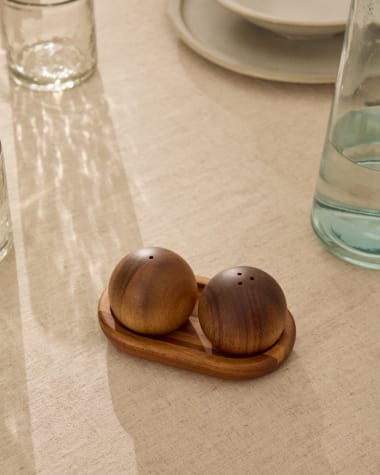 Nukha set of salt and pepper shakers in FSC 100% acacia wood