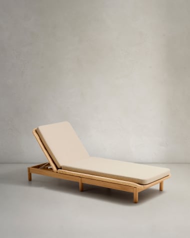 Sonnenliege Galea aus massivem Teakholz und synthetischem Rattan FSC 100%