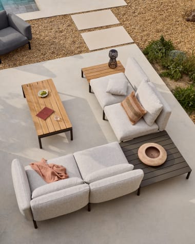 Canapé d’angle modulable d'extérieur Sorells 4 places revêtement beige et aluminium gris accompagné d’une table en teck 353 x 316,5 cm FSC 100 %
