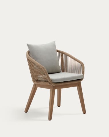 Chaise Portalo en corde beige et pieds en bois d'acacia