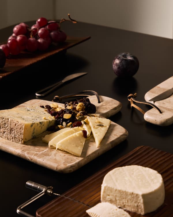 Emilse large cutting board and beige marble knife set