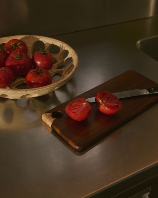 Sardis serving board in FSC 100% acacia wood and rattan 35 x 15 cm