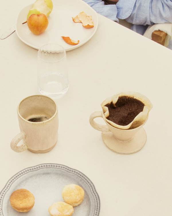 Zunel beige ceramic coffee cup with dripper set