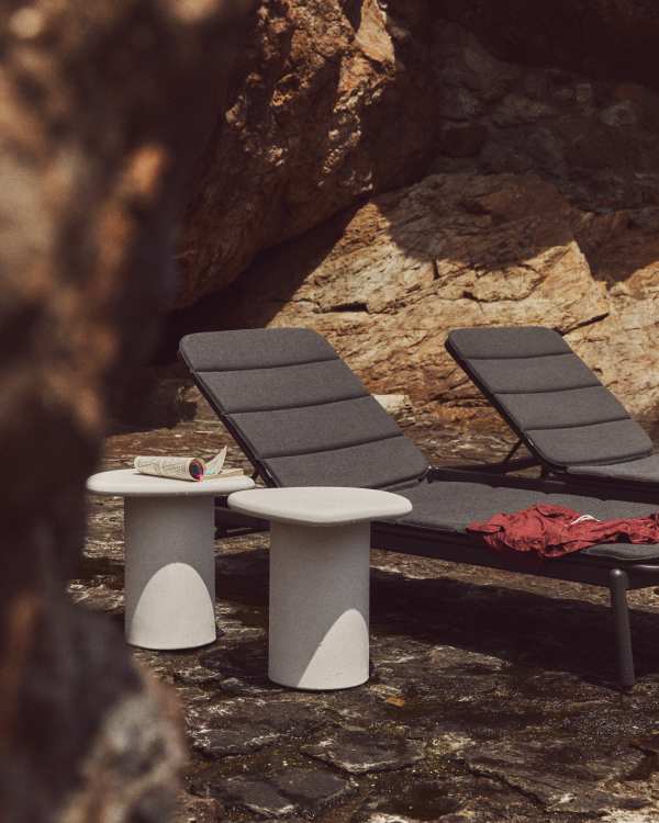 Marcona aluminium sun lounger in a black paint finish